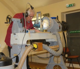 Fluting the dish using Paul Howard router jig